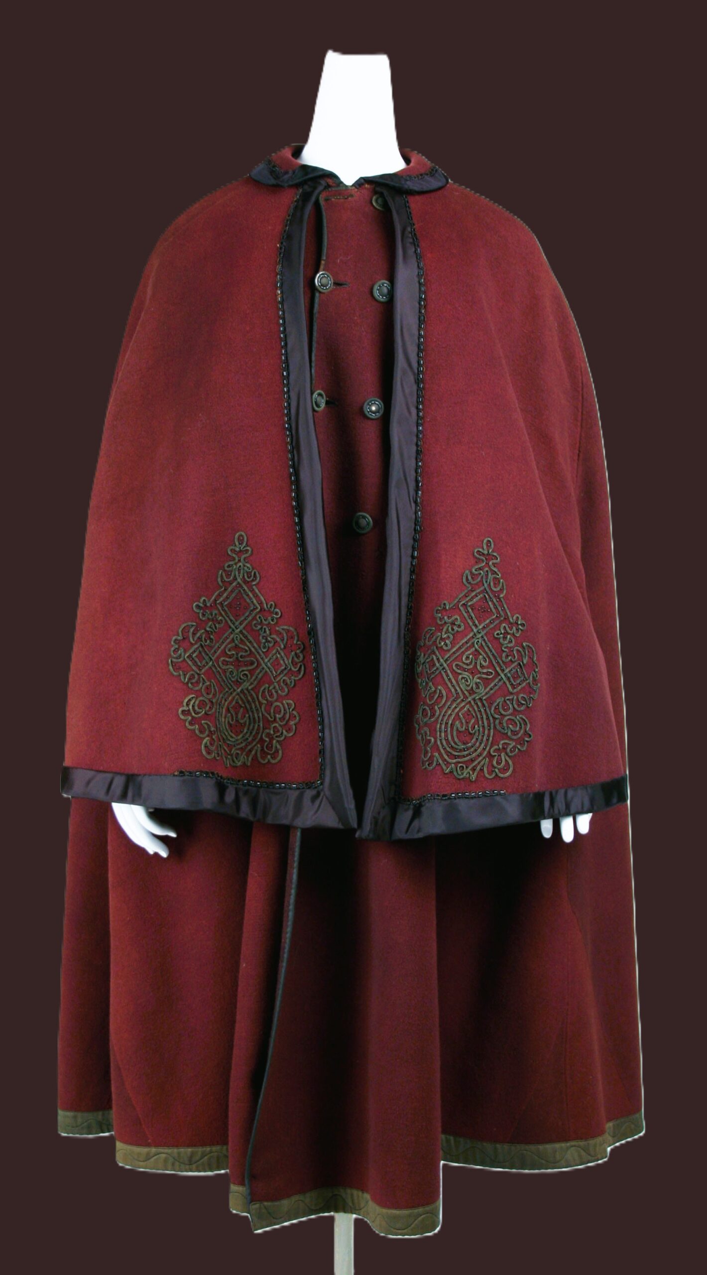 Title: Cloak Date: 1850s Culture: American or European Medium: jet Credit Line: Gift of Lee Simonson, 1938 Object Number: C.I.38.23.92